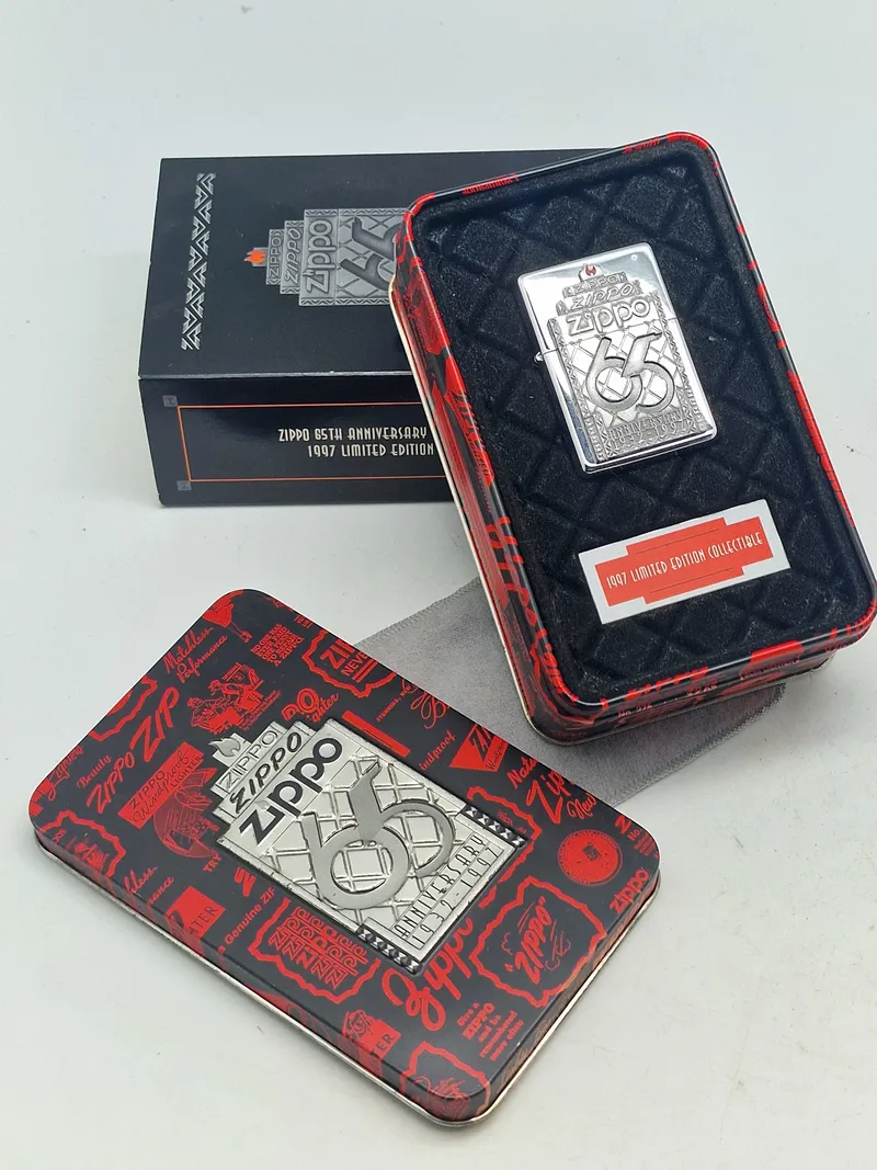 Jubilæums Zippo lighter med æske