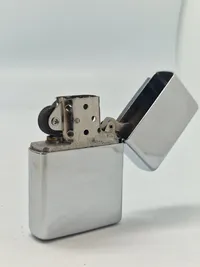 Jubilæums Zippo lighter med æske