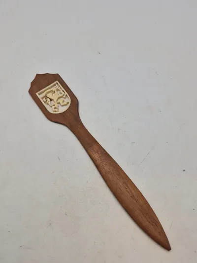 Brevåbner med det Finske våbenskjold fra Frivillig