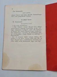 Original folder - Reglement for fodfolket -Rekylgevær kompagniet - 1945
