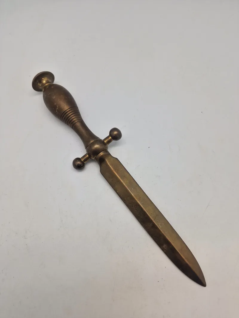 Papirkniv