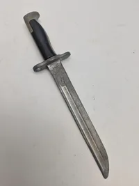 Papirkniv udformet som Garand bajonet