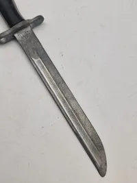 Papirkniv udformet som Garand bajonet