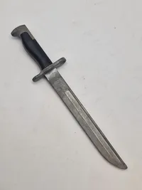 Papirkniv udformet som Garand bajonet