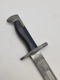 Papirkniv udformet som Garand bajonet