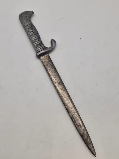 Original papirkniv udformet som tysk udgangsbajonet