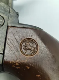 Ældre replica af amerikansk Colt revolver