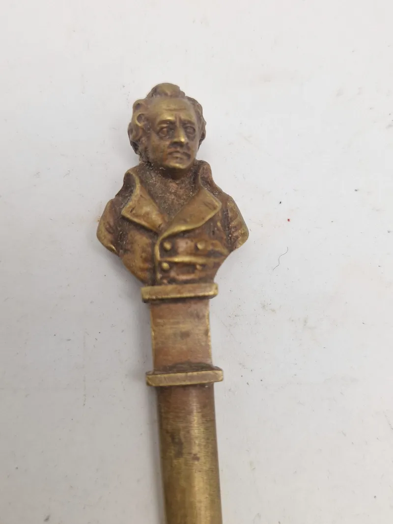 Papirkniv