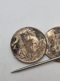 Broche lavet af danske 4 skillings mønter fra 1800 tallet - af sølv