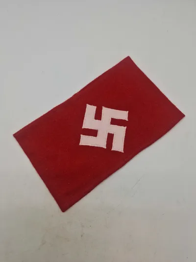 Originalt armbind - anvendt af nynazisterne i Greve i 1990’erne