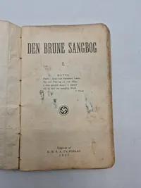 Originalt eks. af DNSAP’s den brune sangbog