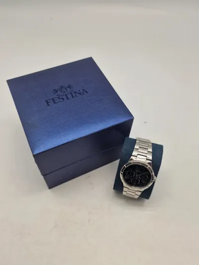 Originalt Festina ur med kasse og ekstra led
