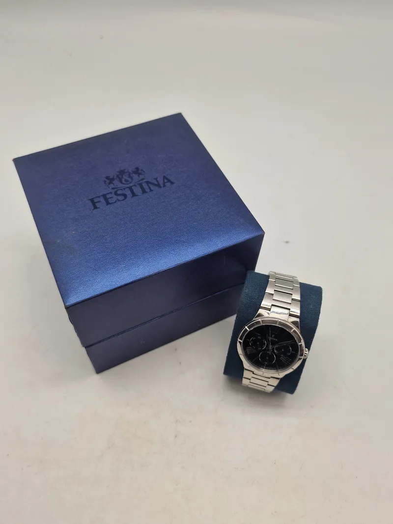 Originalt Festina ur med kasse og ekstra led