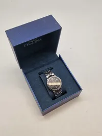 Originalt Festina ur med kasse og ekstra led
