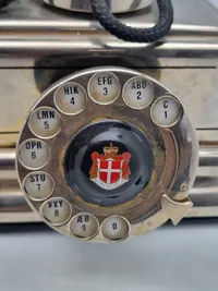 Ældre original dansk statstelefon