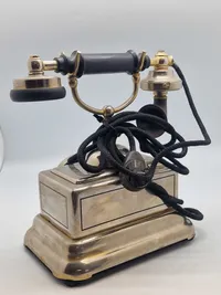 Ældre original dansk statstelefon