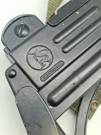 Replika Uzi af metal og plast