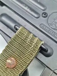 Replika Uzi af metal og plast