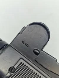 Replika Uzi af metal og plast