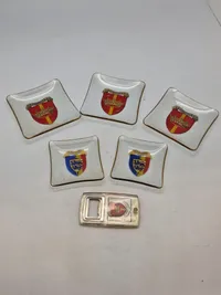 Samling militære glasskåle og oplukkere