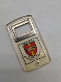 Samling militære glasskåle og oplukkere