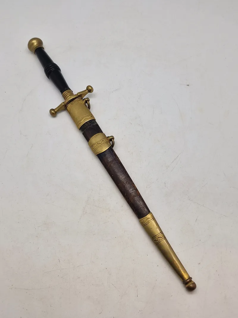 Original Dansk 18-Tals officerdolk