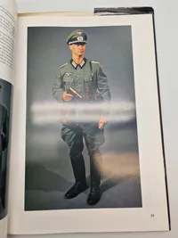 Bog om tyske uniformer