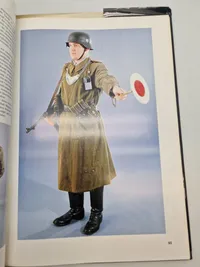 Bog om tyske uniformer