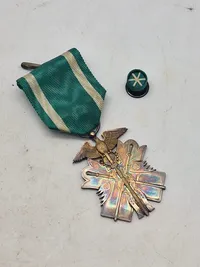 Original WW2 Japanese soldier Order Of Golden Kite 6th Class Medal with Box