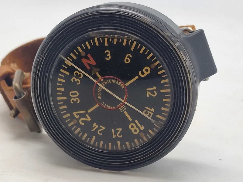 Original Luftwaffe armkompas WW2, Faldskærmsjæger mm. lang rem til flyverdragt