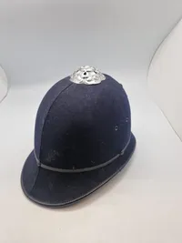Original Engelsk bobby hjelm fra Metropolitan police ( London )