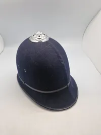 Original Engelsk bobby hjelm fra Metropolitan police ( London )