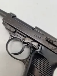 Veludført Denix Walther P38 med æske