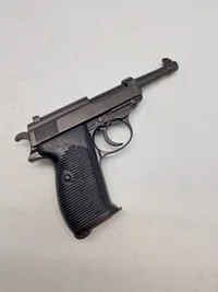 Veludført Denix Walther P38 med æske