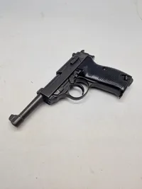 Veludført Denix Walther P38 med æske