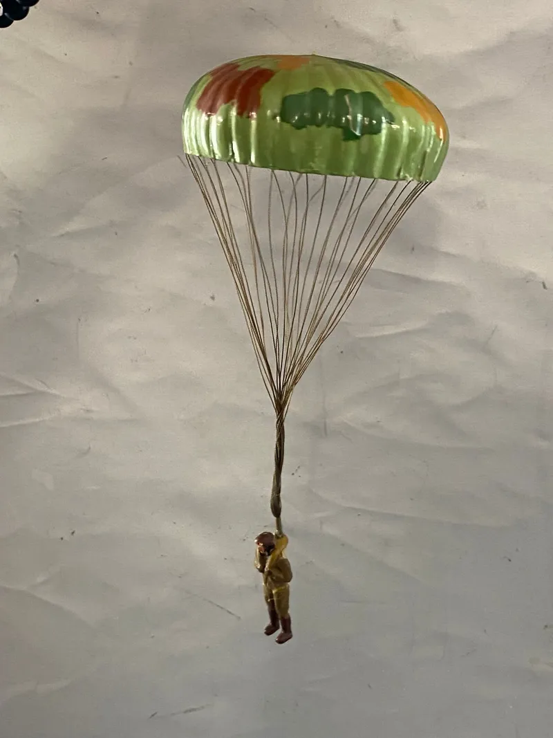 Original linoliumsfigur forstillende SOE mand