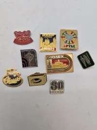 Samling diverse pins mm.