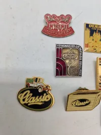 Samling diverse pins mm.