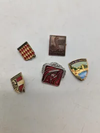 Samling diverse pins mm.