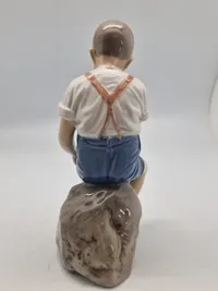 Original B&G figur - Dreng på sten NO 1757
