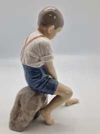 Original B&G figur - Dreng på sten NO 1757