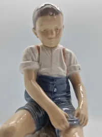 Original B&G figur - Dreng på sten NO 1757