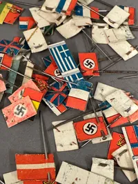 Samling originale WW2 flag til krigskort