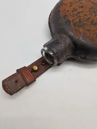 Original feltflaske model 1873 - mundblæst på Holmegaard fodfolk