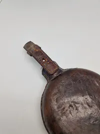 Original feltflaske model 1873 - mundblæst på Holmegaard fodfolk