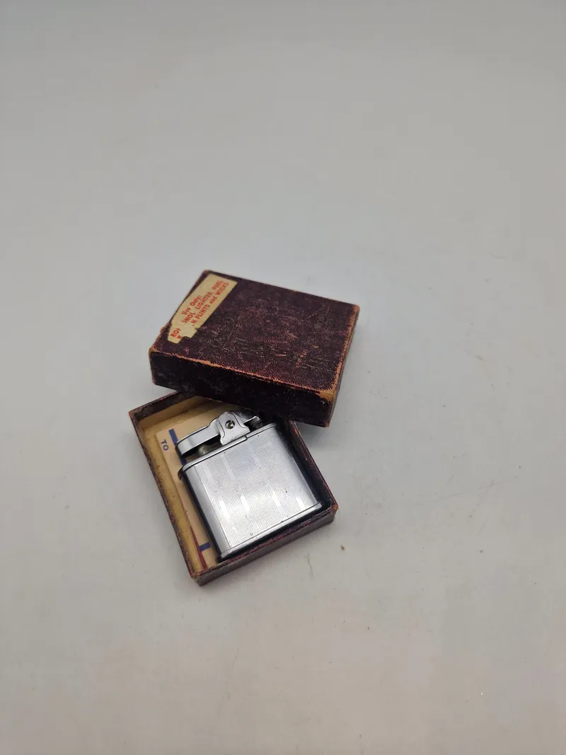 Original Ronson lighter med æske