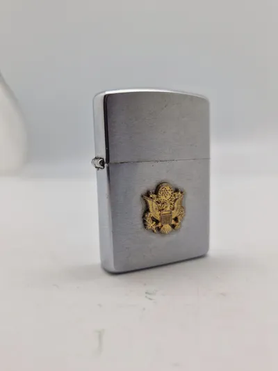 Original Zippo lighter med amerikansk miitært logo