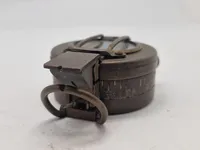 Originalt engelsk militær kompas fra 1944 - godt stemplet, perlemor skive