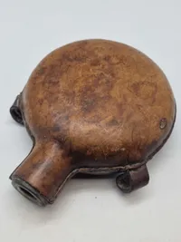 Original feltflaske model 1873 - mundblæst på Holmegaard, rytteri