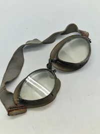 Originale WW2   Wehrmacht Motorcycle Goggles ,Kradmelderbrille 1942 dateret, med box